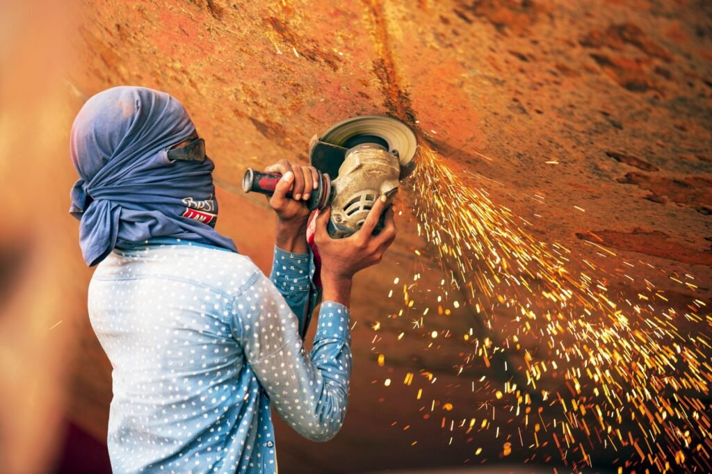 Laboring Under Delhi’s Harsh Heat, Workers Must Choose Health or Wages