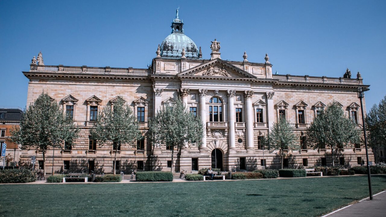Austrian Court to Try Syrian Officers for Alleged War Crimes