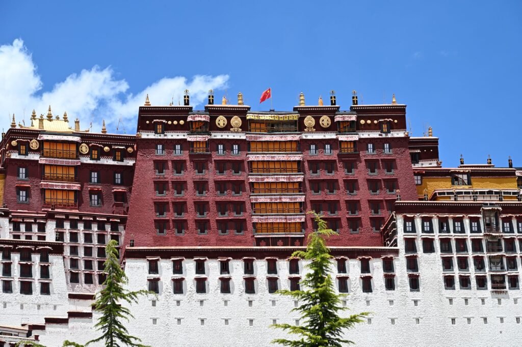Thousands line up along streets to welcome Dalai Lama in Leh