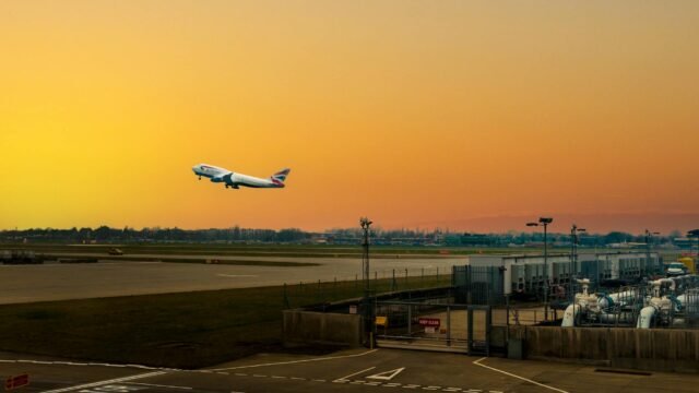 Travelers Bound for the U.K. Hit a Roadblock: Electronic Authorization System Is Down