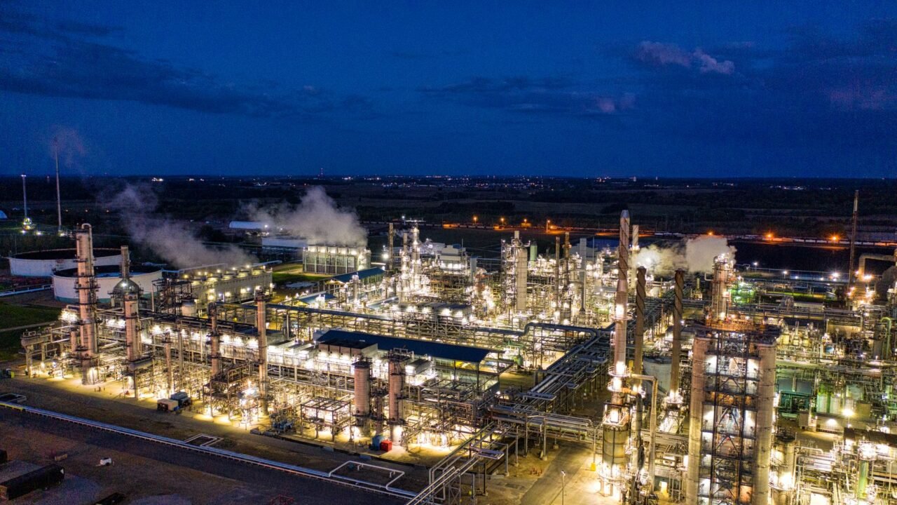 Iran Petrochemical Hub: Civilian Use Claims Clash with Military Deployment Accusations