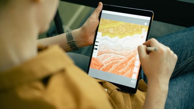 With iPhones and Faxes, David Hockney Embraced Tech