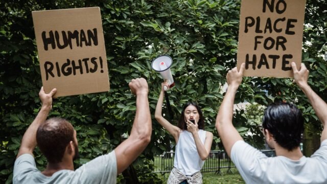Women Who Fled Iran Are to Be Deported to Central African Republic, Lawyers Say