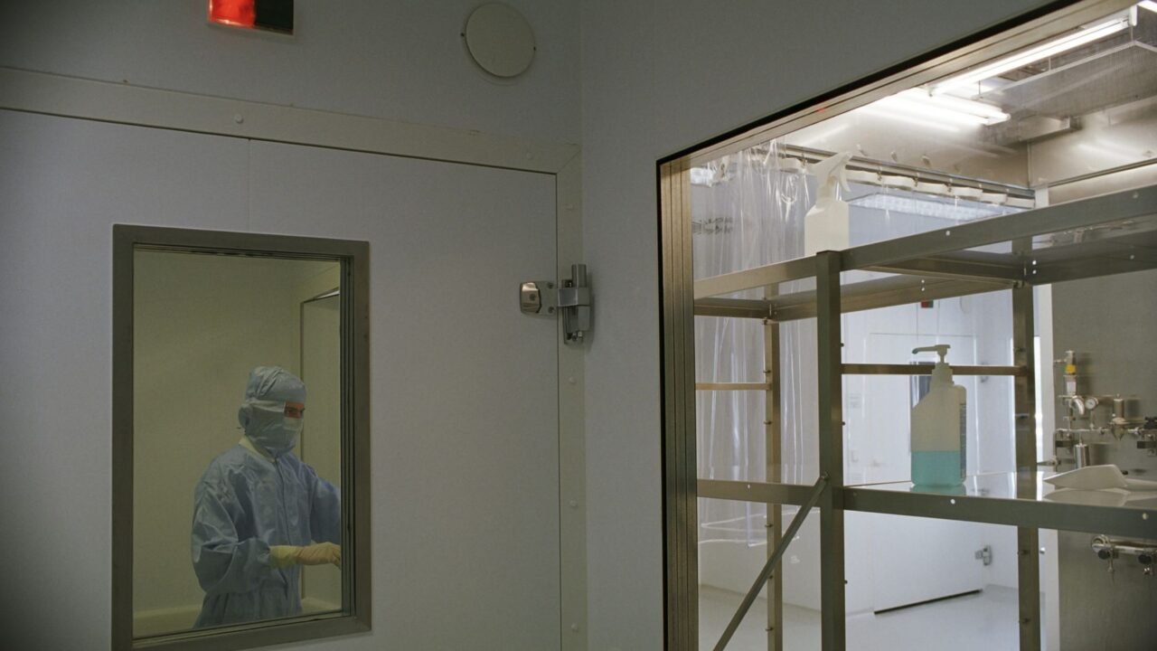 US Aid Workers Quarantined After Ebola Outbreak Travel to Kenya