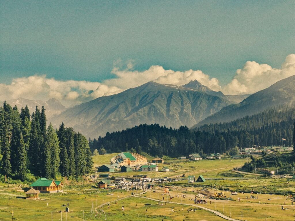 CM Omar Abdullah urges industry to shift from volume-driven to value-based tourism