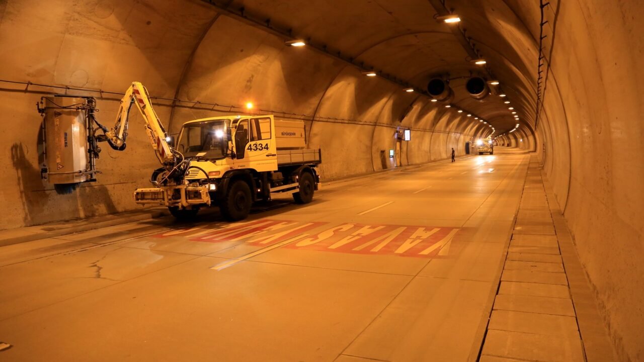 Jammu MC Deploys AI for Nightly Road Repairs and Civic Issue Monitoring