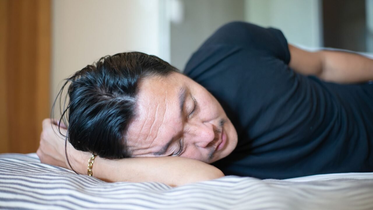 Japan’s Political Circles Buzz Over Minister’s Minimal Sleep Habits