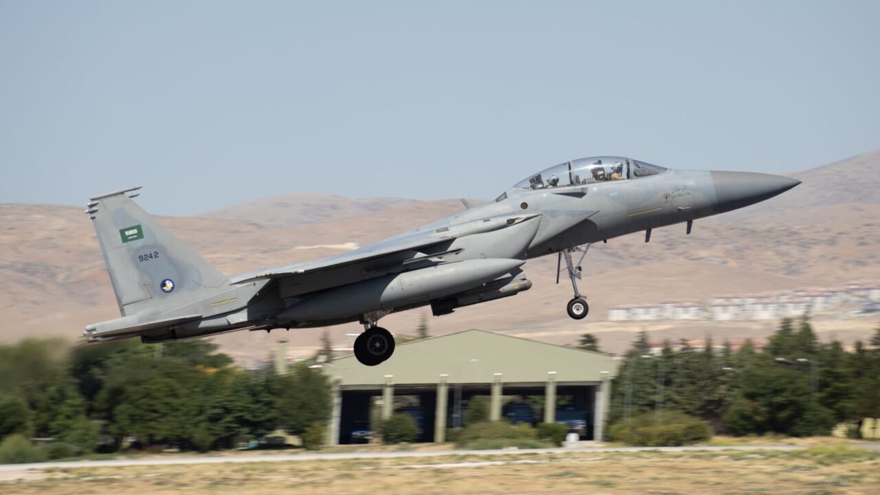 US Deploys Additional Warplanes to Middle East Amid Regional Tensions