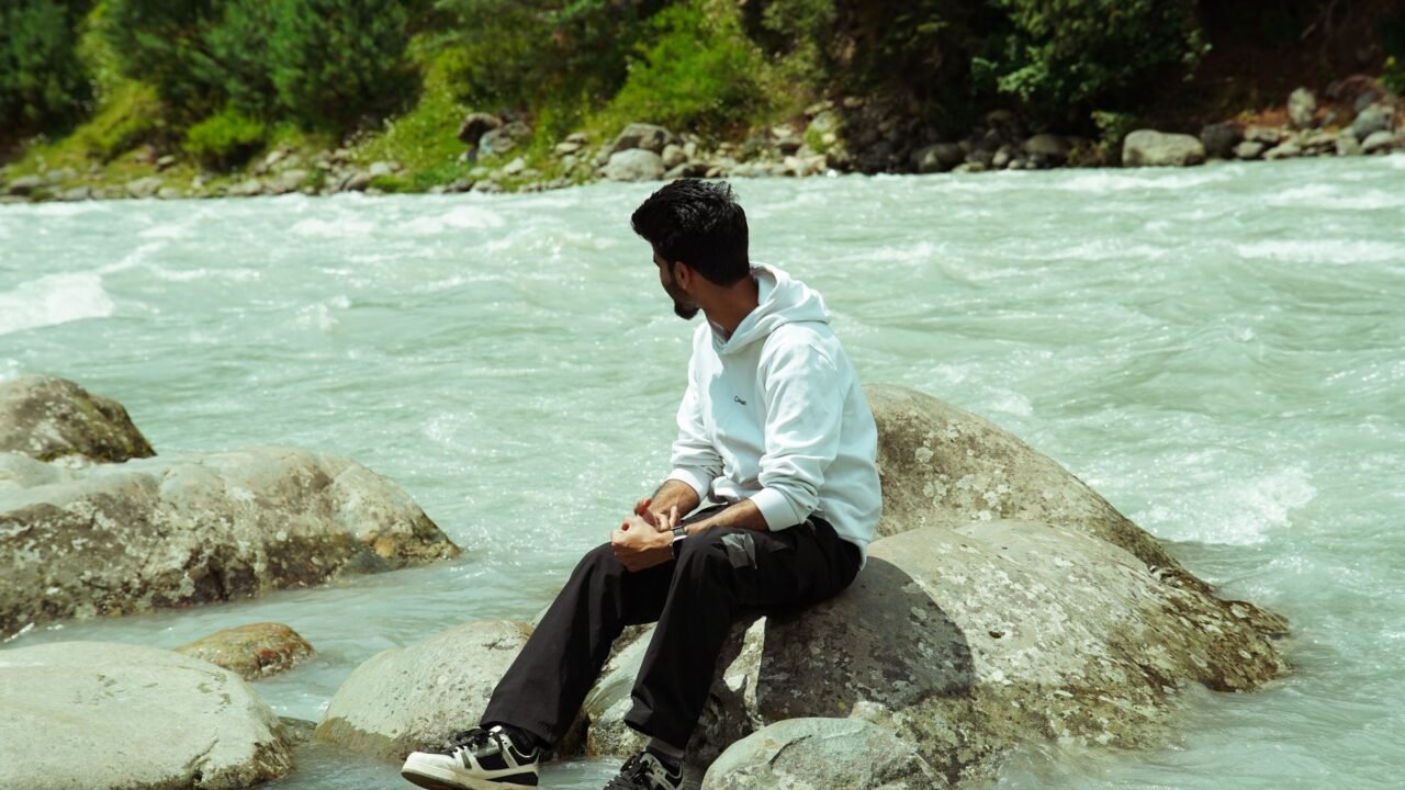 Pilgrim Video Sparks Outcry Over Lidder River Pollution in Pahalgam