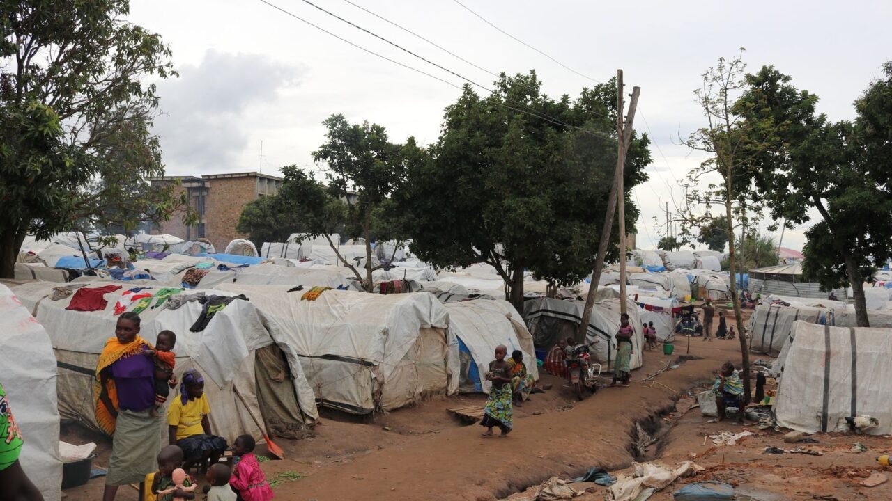 Ebola Crisis Deepens in Congo Amidst Overcrowded Camps and Water Scarcity