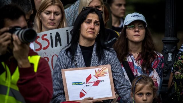 Zelensky Faces Pressure to Remove Ukraine’s Top General