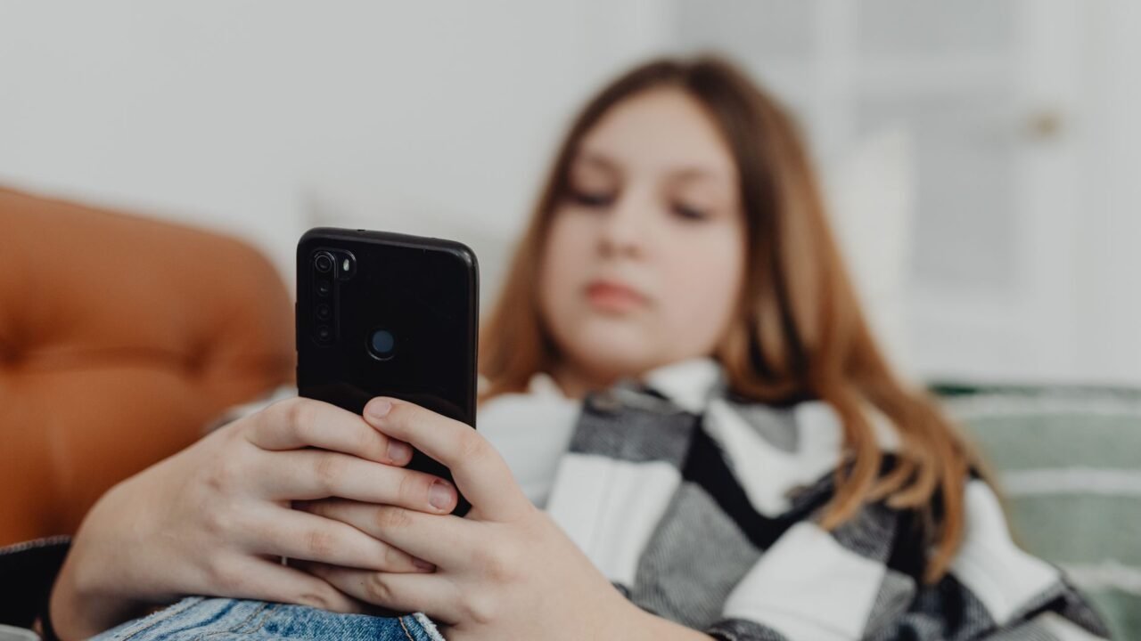 Global Push to Shield Youth From Addictive Social Media Intensifies
