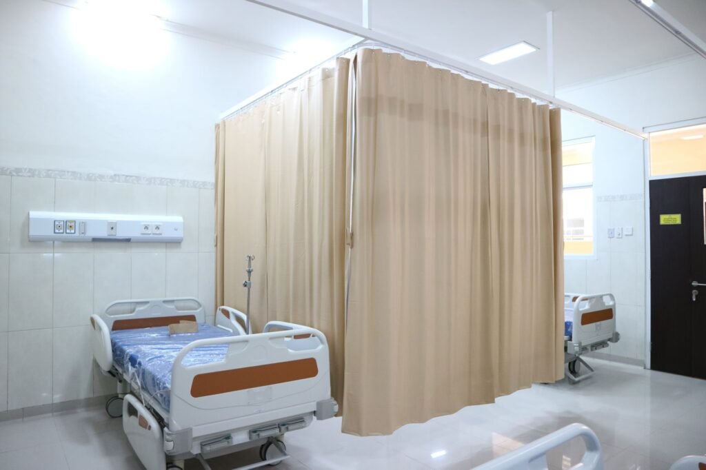 A Patient’s Final Breath in a Congolese Ebola Ward