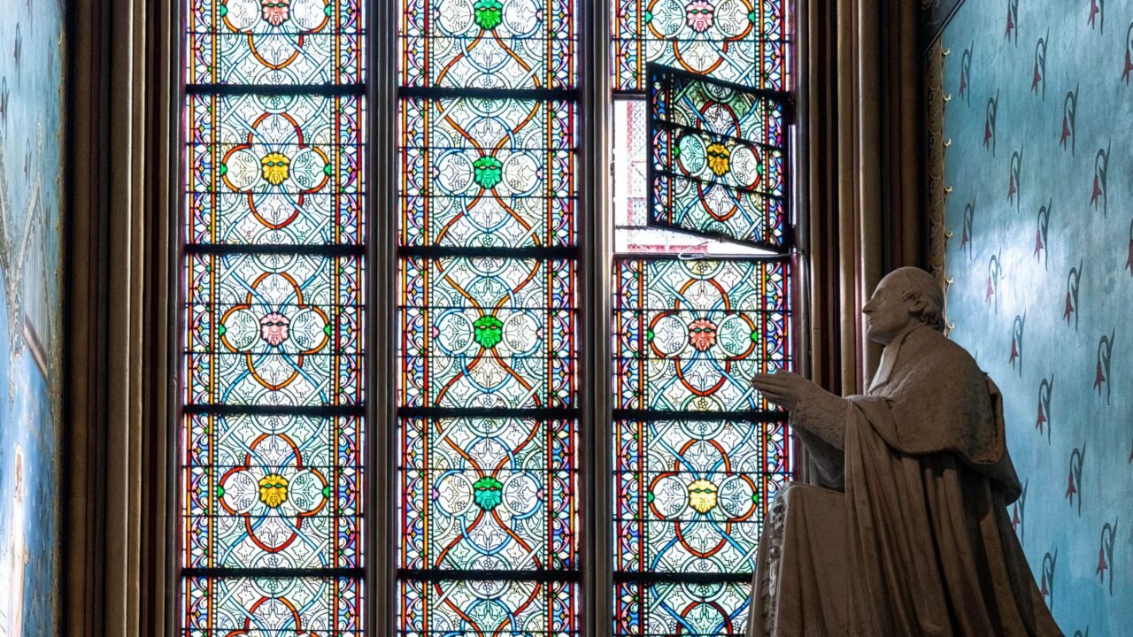 Notre-Dame’s Iconic Windows to Be Replaced with Modern Designs Post-Renovation