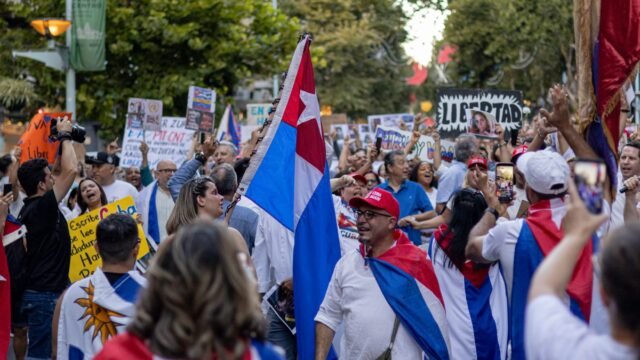 After Whiskey With His Captors, Cuban Dissident Lands in a Miami Maelstrom