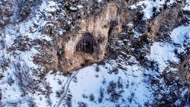 Amarnath Yatra suspended from August 9 for track repairs on both routes