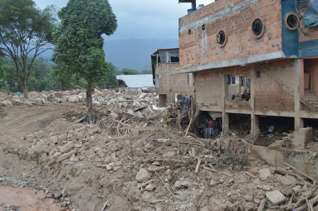 Colombia Quake Chases Teenage Venezuelan Brothers From Their New Home