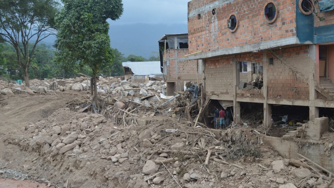 Venezuelan Brothers Flee Quake in Colombia After Losing Family in Venezuela