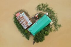 In Nepal, Fears of a Second Flood Grow as Rescue Efforts Continue