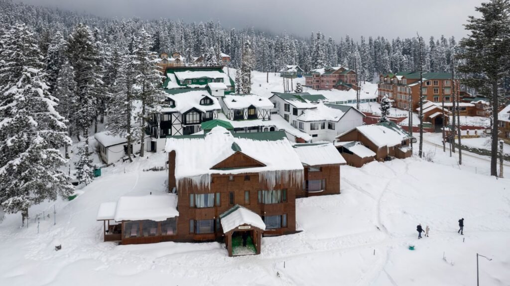 J&K High Court dismisses contempt of court notice against Shopian DC