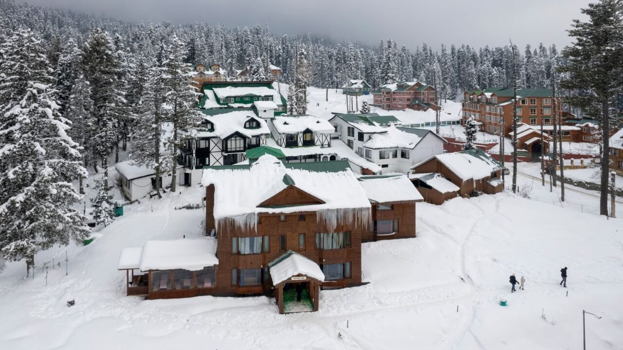 J&K High Court Quashes Contempt Notice Against Shopian Deputy Commissioner