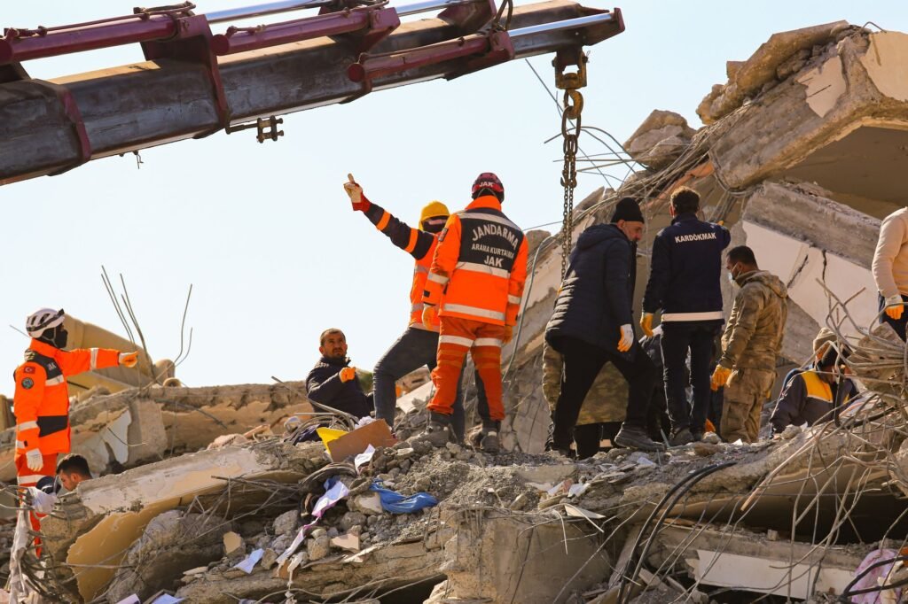 Japan’s Rescuers Battle Cruel Heat After Major Earthquake