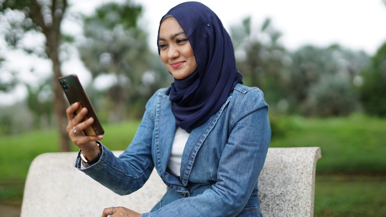 Malaysia’s Social Media Ban Faces Hurdles as Youth Continue TikTok Use