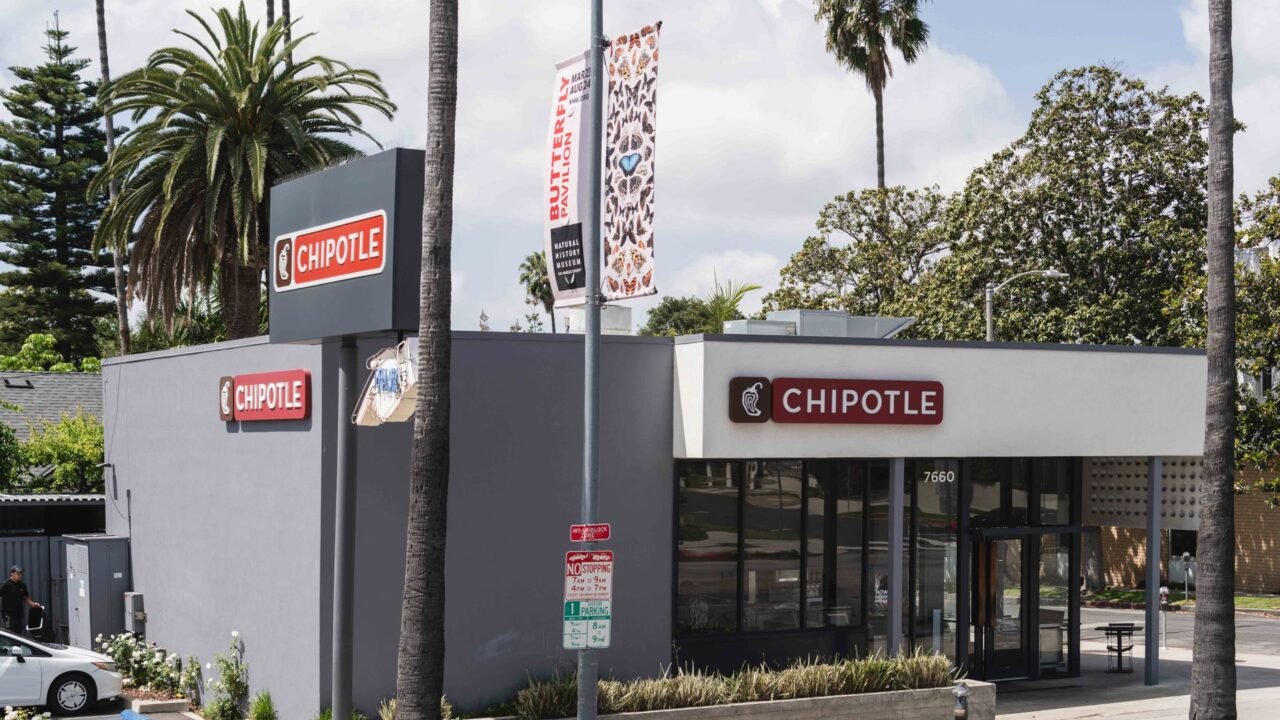 Chipotle Faces Uphill Battle Selling Americanized Mexican Food in Mexico