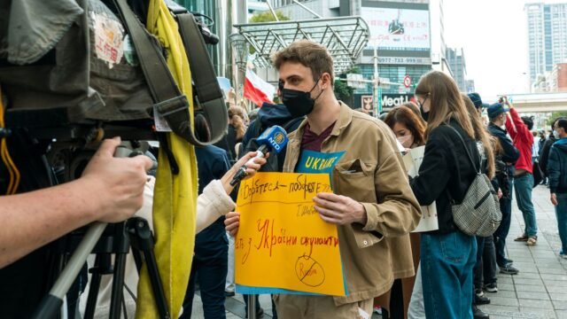 After Fighting Russia Fiercely, He Wants to Forge Ukraine’s Path to Peace