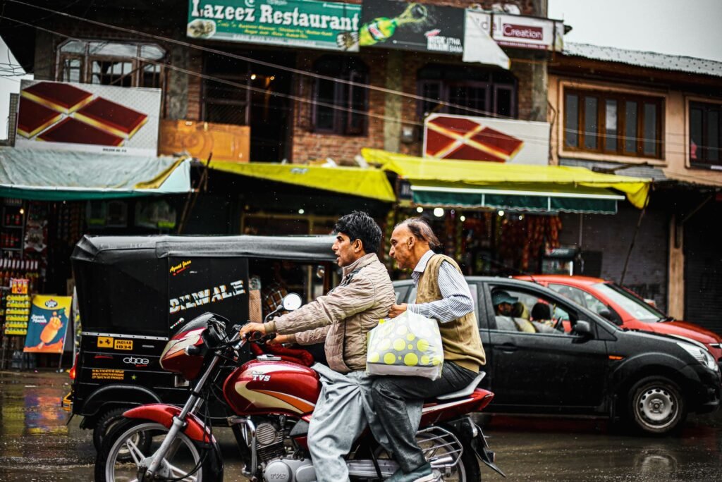 Complete work of 72 bus stops by Oct 31, Srinagar Smart City Ltd told