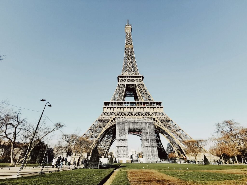 Eiffel Tower Chief Resigns After Female Staff Moved for Hindu Group’s Visit