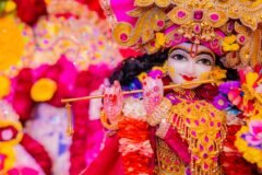 Kashmiri Pandits celebrate Janmashtami with religious fervour in Srinagar