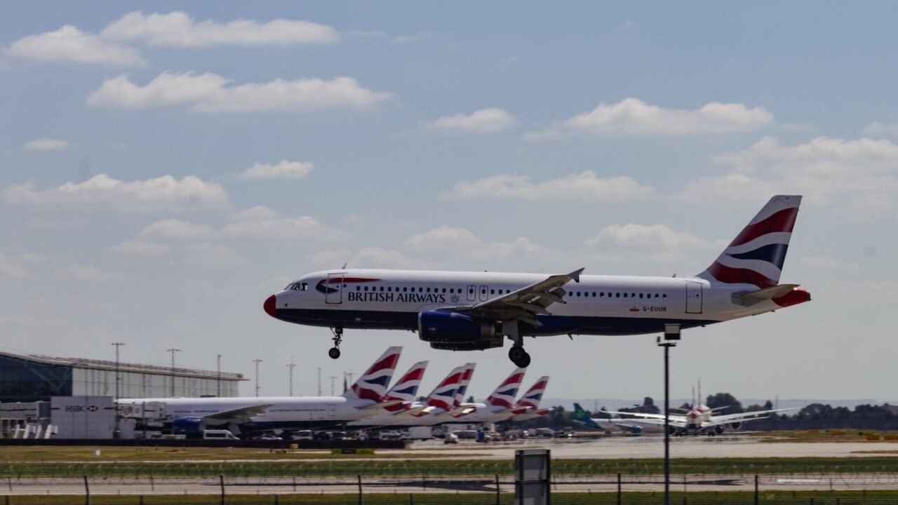 Heathrow Air Traffic Woes Disrupt Over 2,000 Flights
