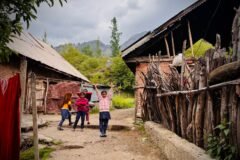 Need to ensure dividends of IT boom reach children in border villages: L-G Sinha