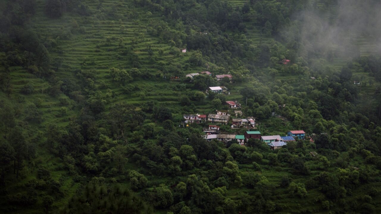 Poonch Police Urge Border Residents to Heighten Vigilance Against Infiltration