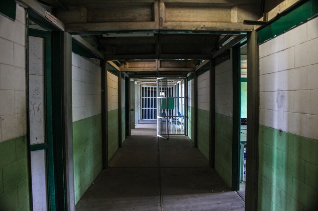 Prison Officials Suspended After Inmates Are Found Living in Luxury