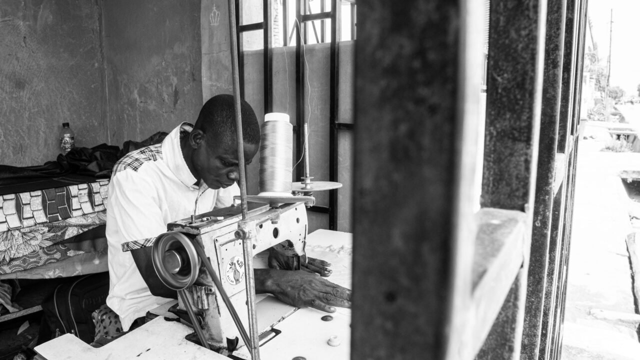 Ebola Outbreak Puts Congo’s Coffin Makers at Forefront of Safe Burial Debate