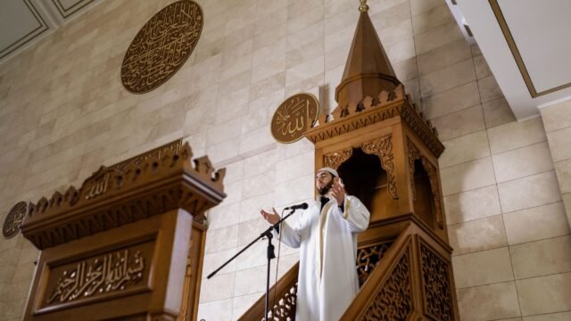 Top Saudi Cleric Calls Fight Against Houthis a Religious Duty