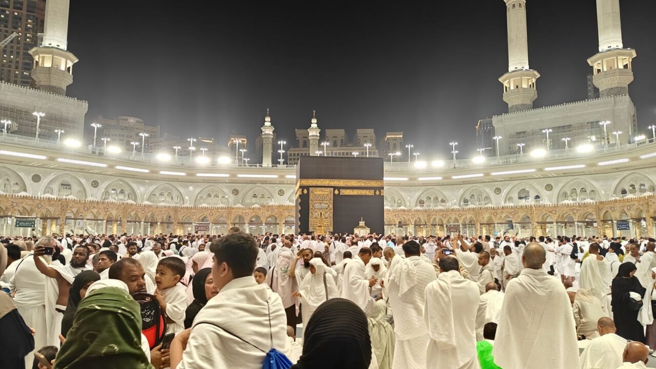 Kashmiri Umrah Pilgrims Stranded in Saudi Arabia Seek Urgent Return Assistance