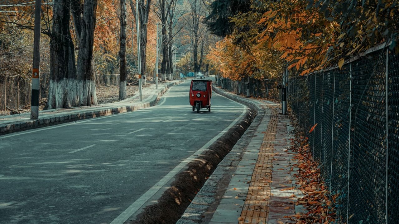 J&K Notifies Six-Year EV Policy, Targets 1.4 Lakh Vehicles by 2032