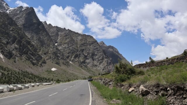 Jitendra Singh priortises roads, mobile connectivity for Kishtwar district