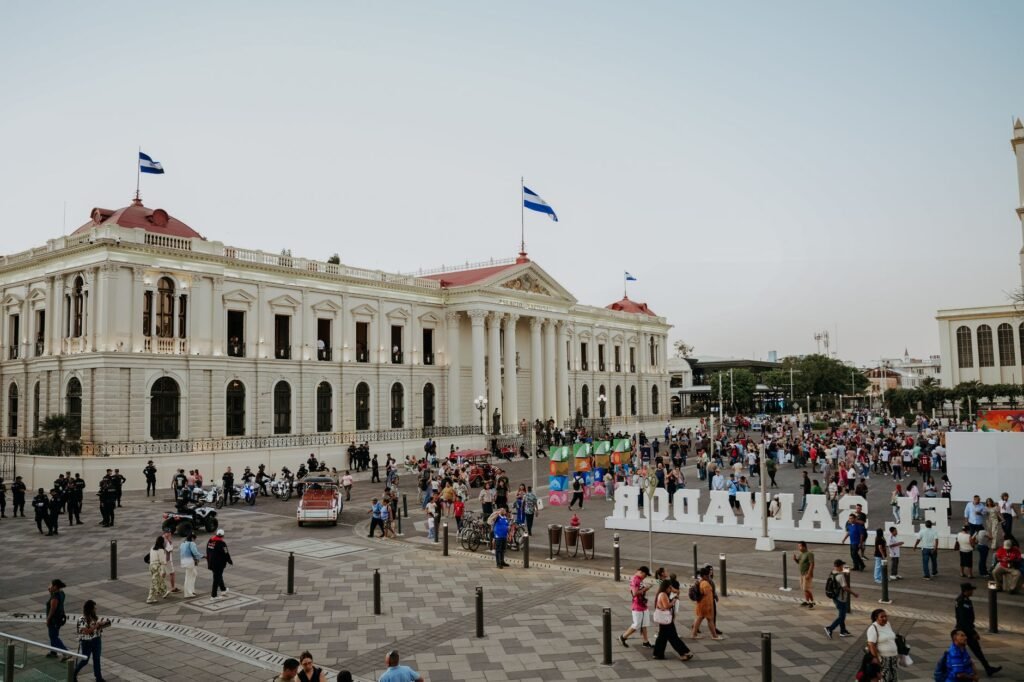 Mass Trials Put Hundreds in One Dock in El Salvador