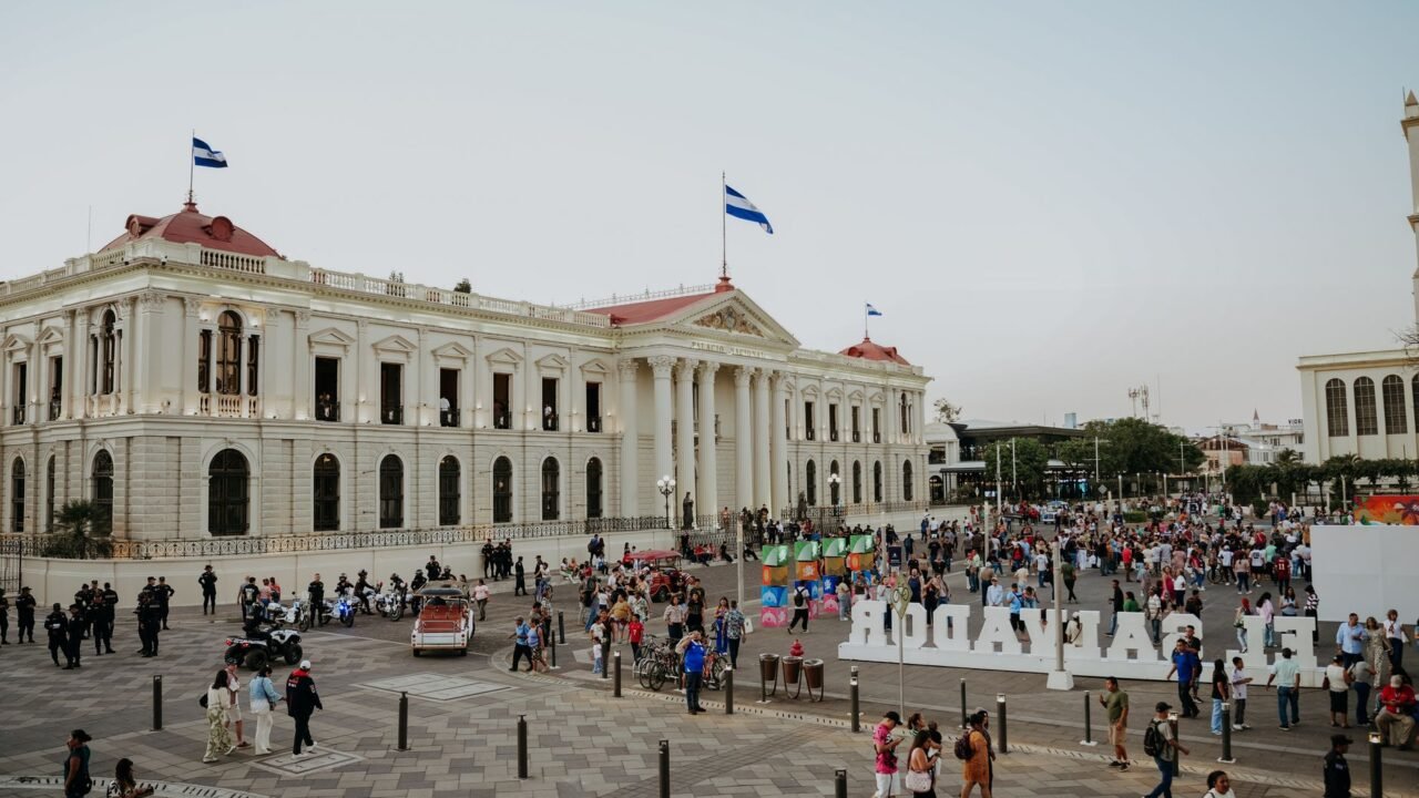 El Salvador Courts Overwhelmed by Mass Gang Crackdown Trials