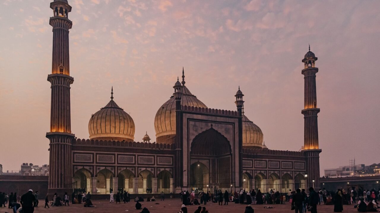 Kashmir Cleric Alarmed by Delhi Mosque Eviction Notice