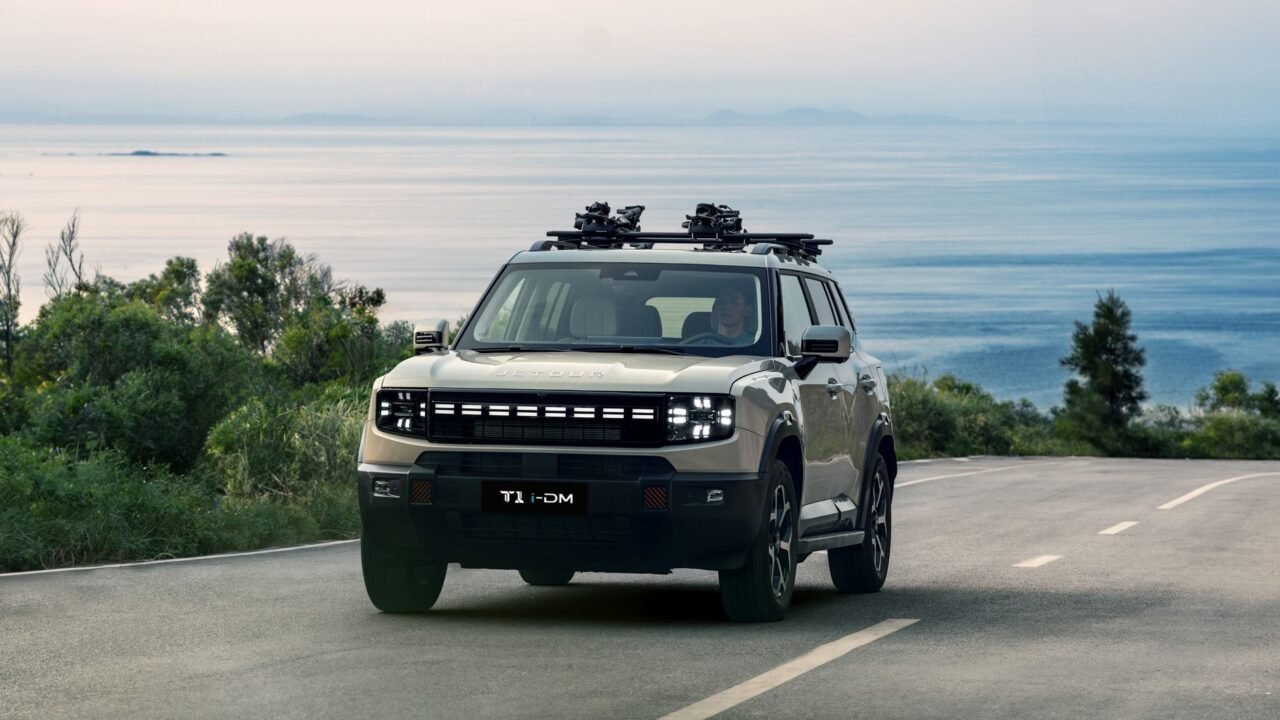 Russian Roads Shift to Chinese EVs Amidst Ukraine War’s Fuel Disruptions