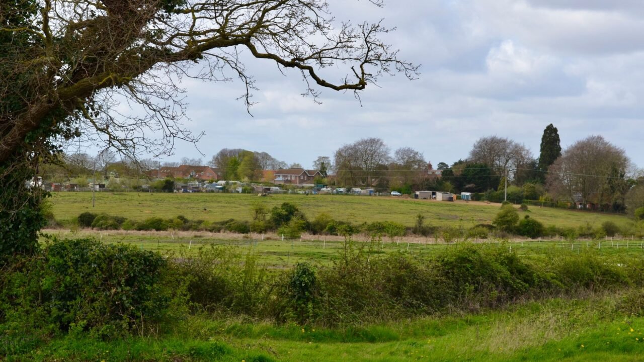 Rural England Residents Resist Massive AI Data Center Plans