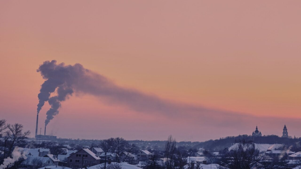 Ukraine Faces Winter Pressure Amidst Trump’s Russia Fuel Deal Proposal