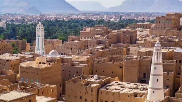 Yemeni City of Taiz Running Out of Essentials as Houthis Close in
